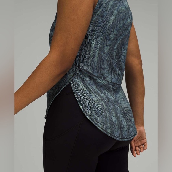 Lululemon High Neck Split Hem Run Tank Dimensional Icing Blue Multi - Picture 3 of 10